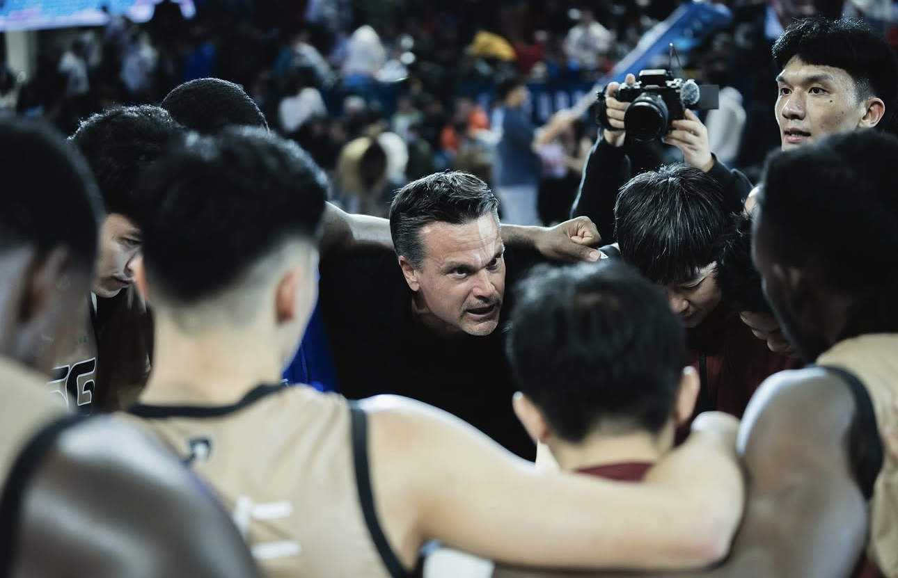 Raoul Korner in a huddle